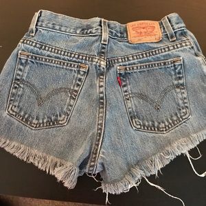 Levi Cutoff shorts